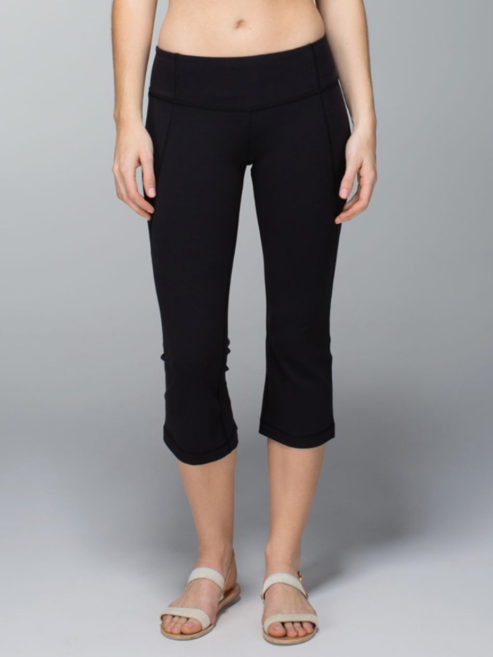 LULULEMON Gather & Grow Crop Black Size 4